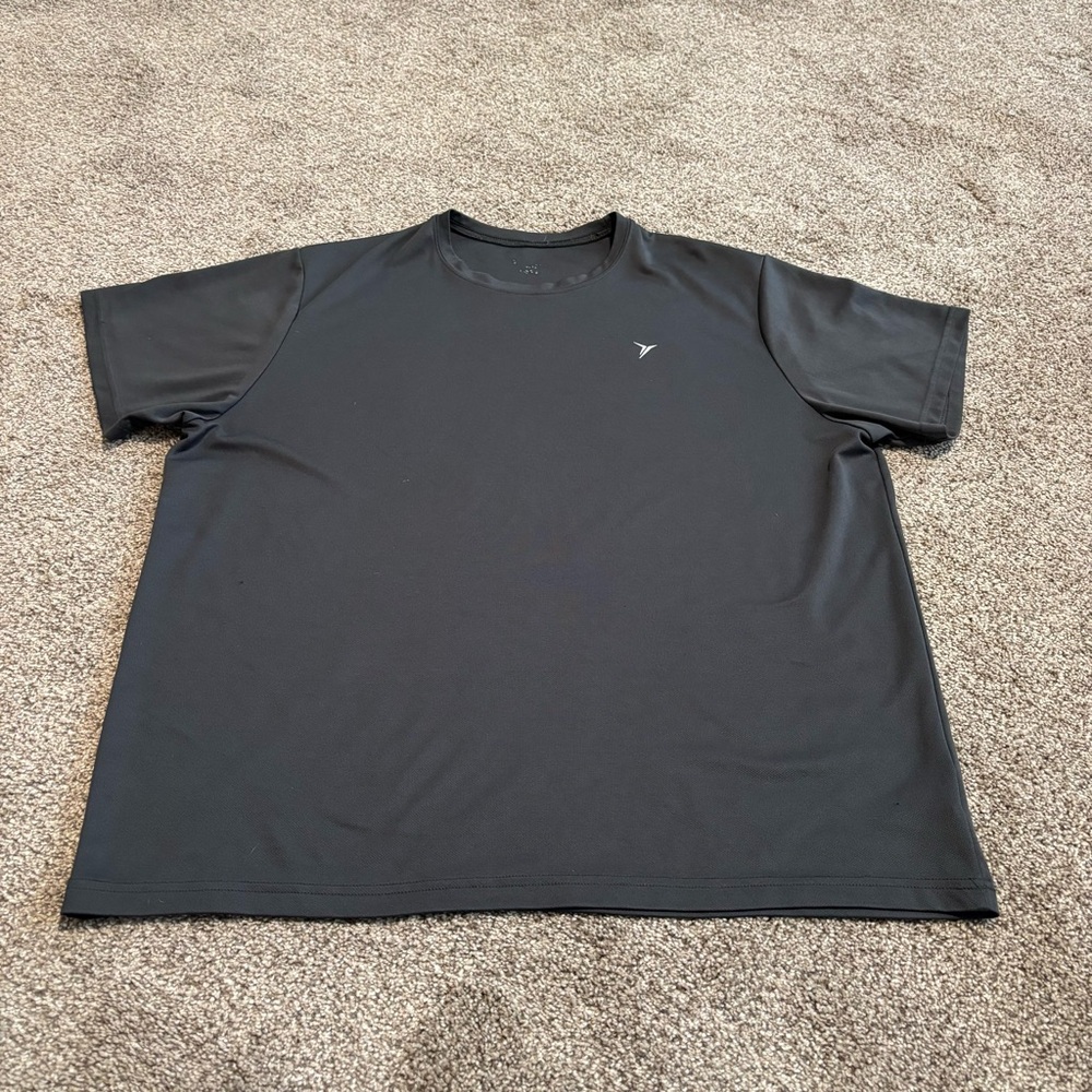 Old Navy Men's Activewear Gray T-Shirt